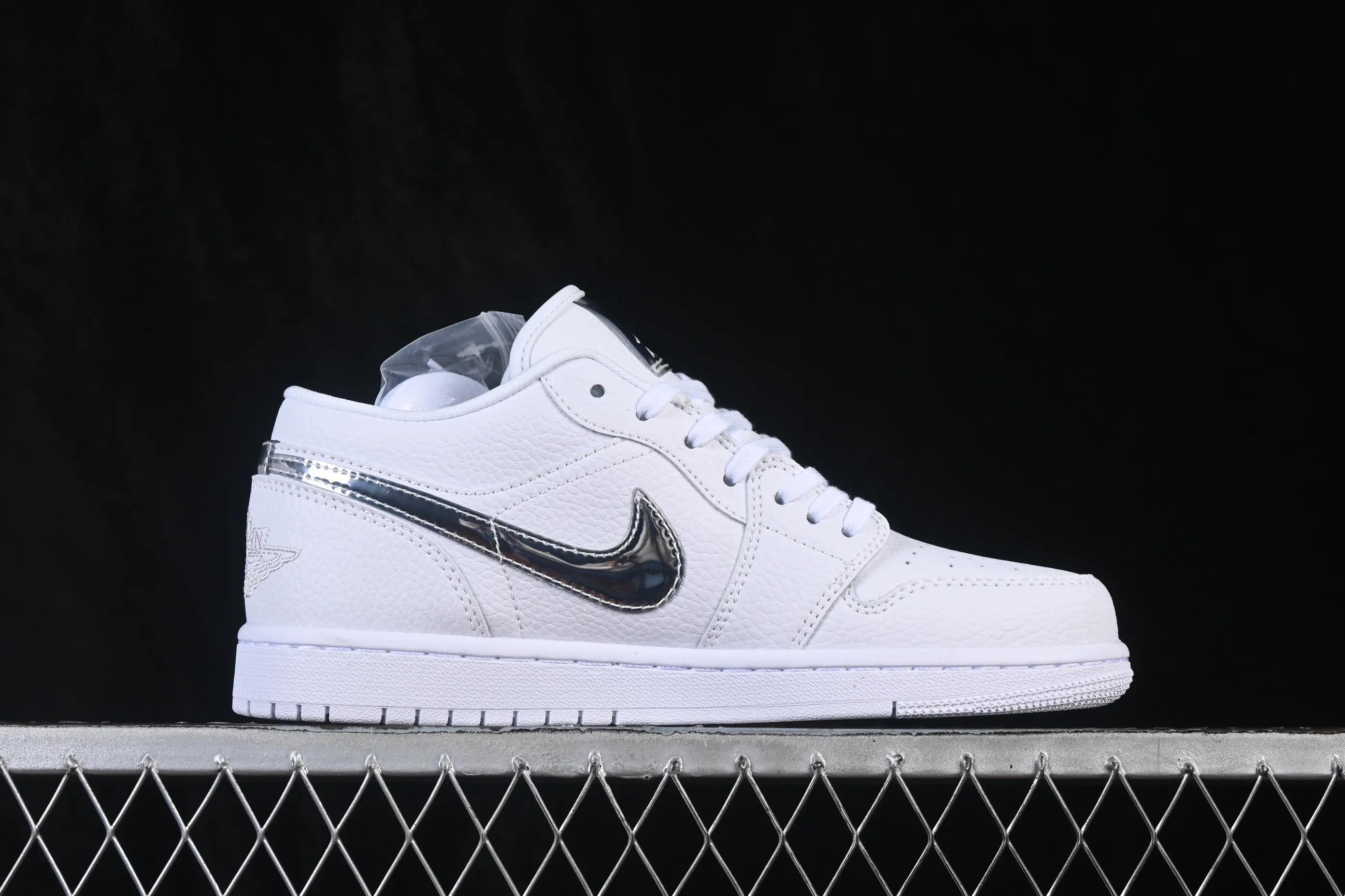 All categories Air Jordan Jordan series basketball shoes Air Jordan 1 Low Air Jordan 1 Low AJ1 Joe 1 all silver hook low-top retro culture basketball shoes IQ9381-100